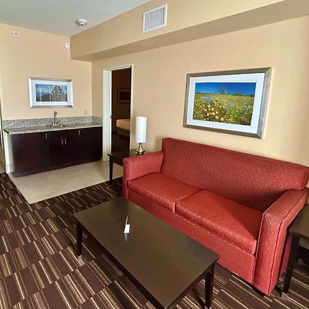 מלון Wyndham Garden Lancaster Ca מראה חיצוני תמונה