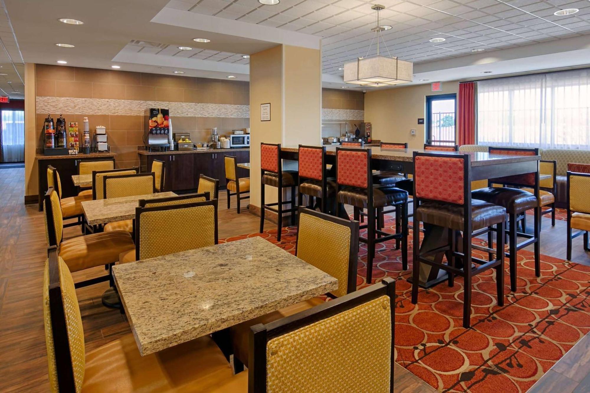 מלון Wyndham Garden Lancaster Ca מראה חיצוני תמונה
