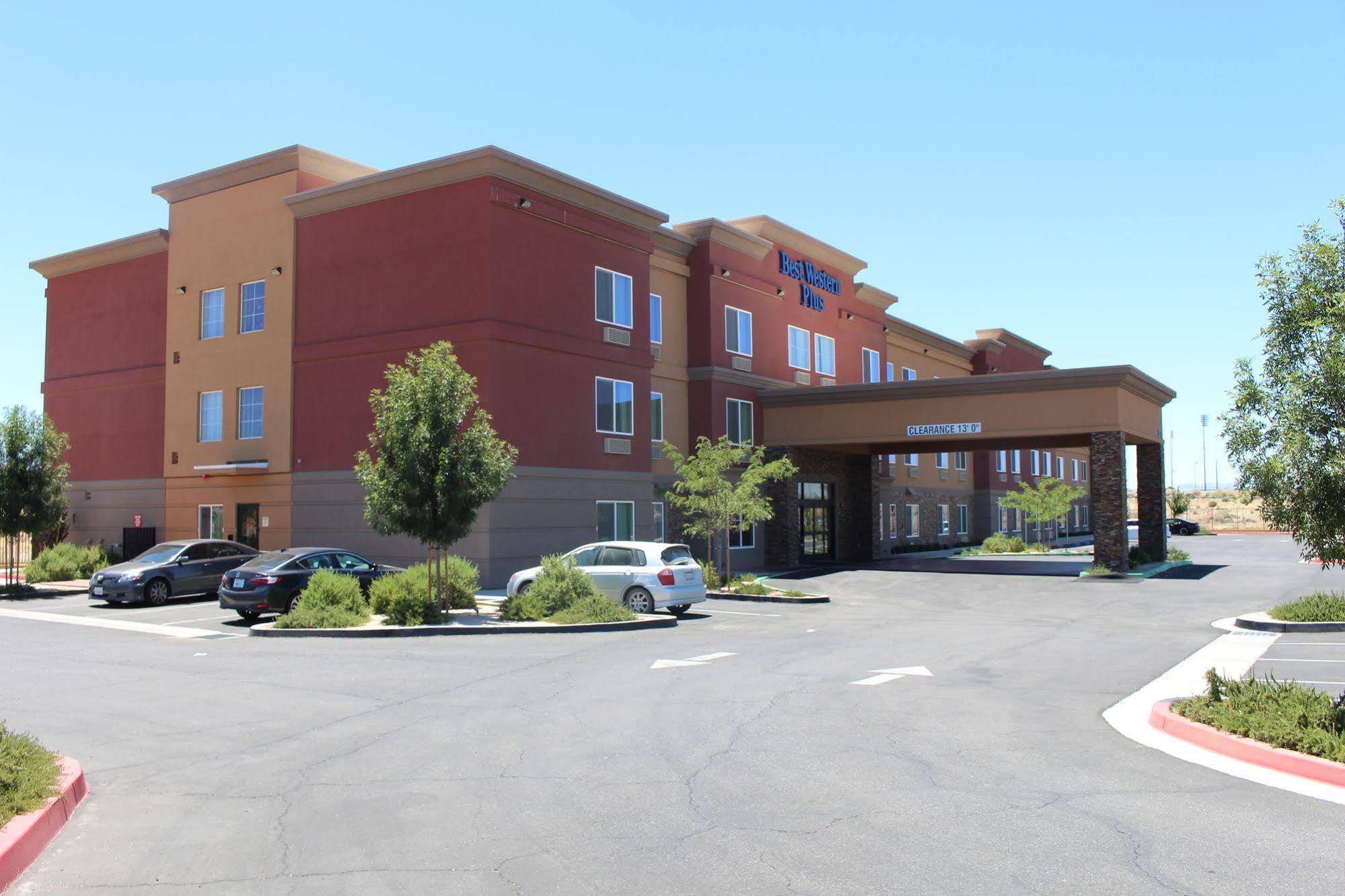 מלון Wyndham Garden Lancaster Ca מראה חיצוני תמונה