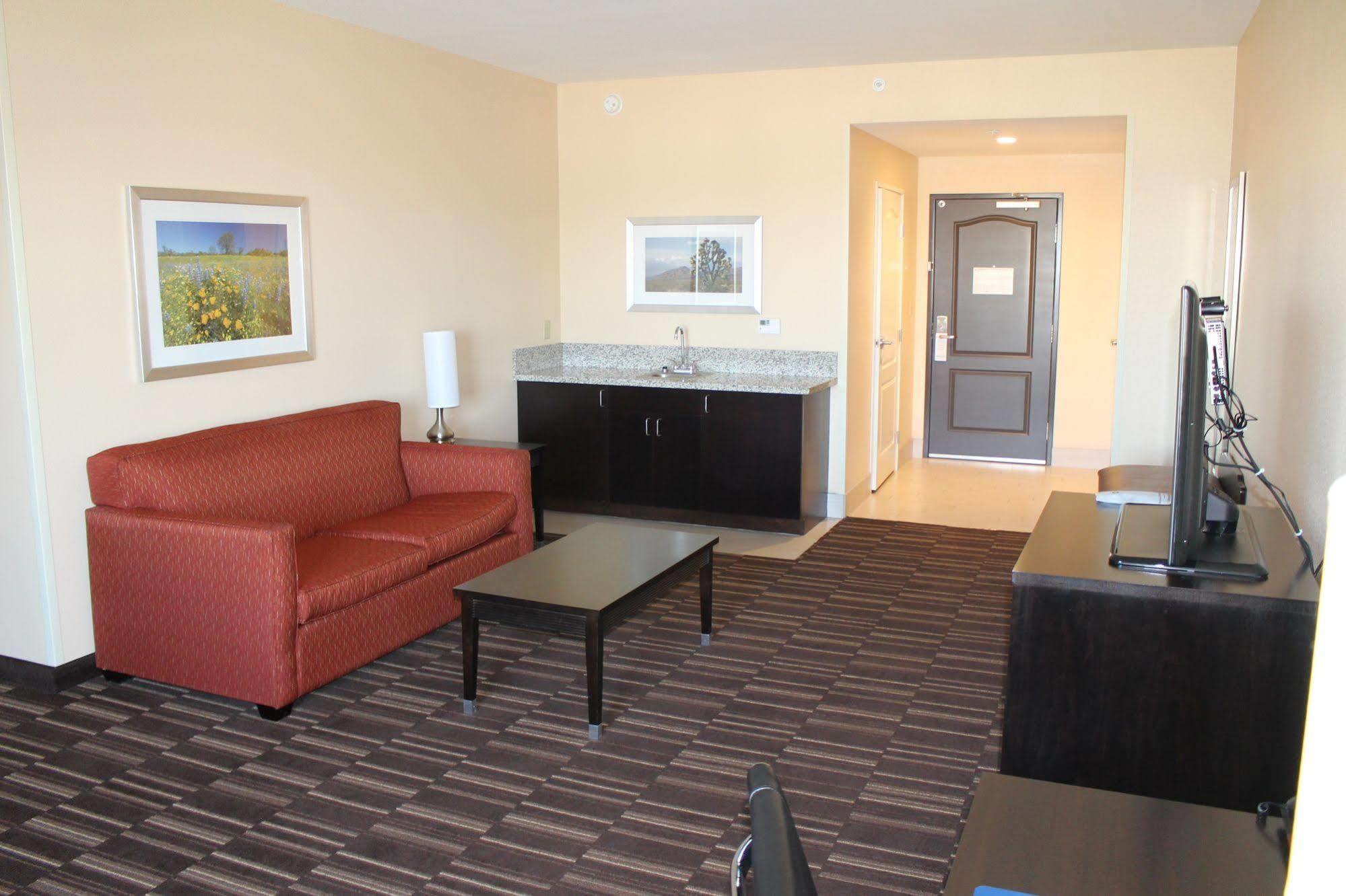 מלון Wyndham Garden Lancaster Ca מראה חיצוני תמונה